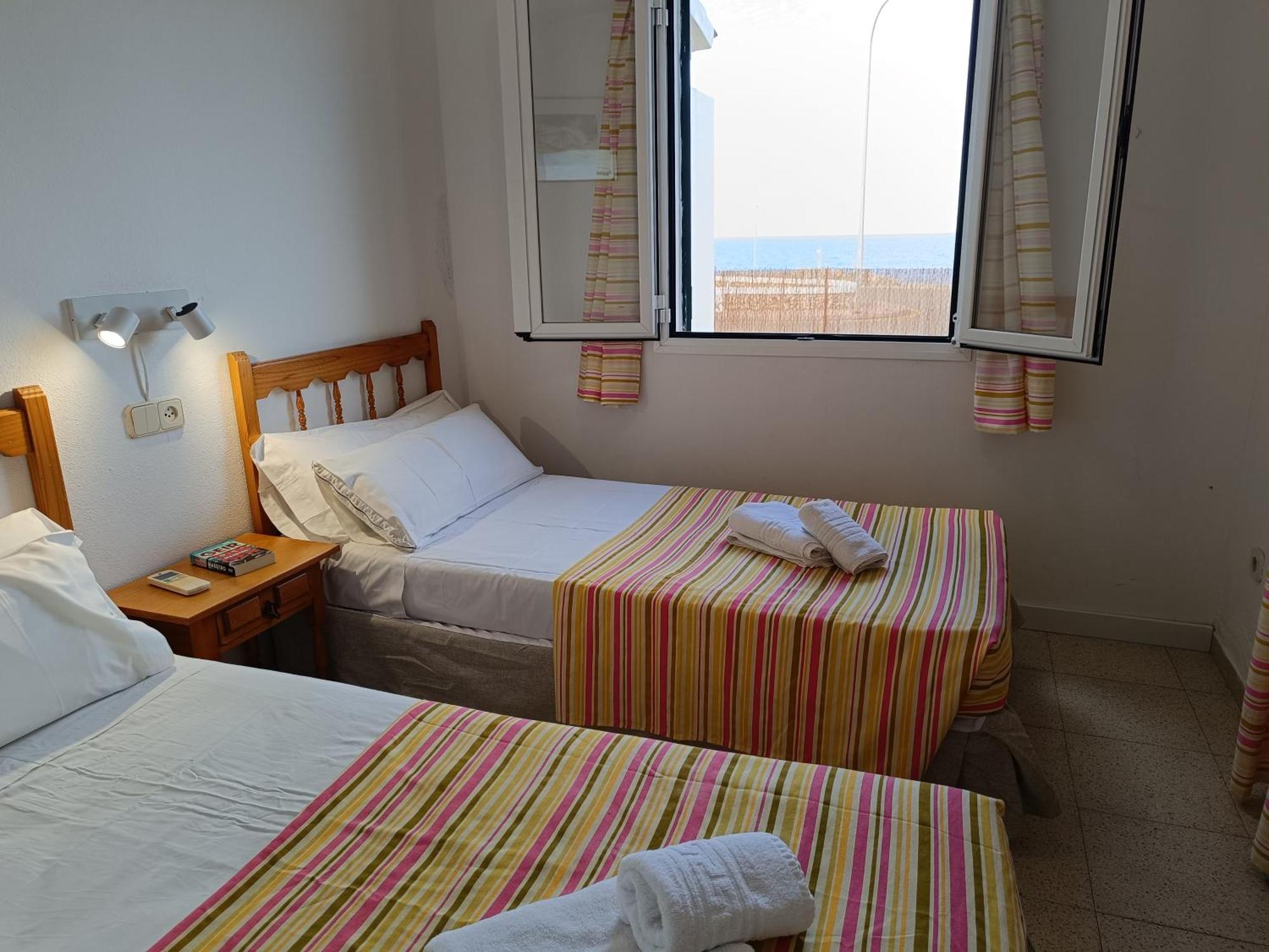 Villa Victor - Primera Linea Mar, Vista A Puesta De Sol Cala'N Blanes  ภายนอก รูปภาพ